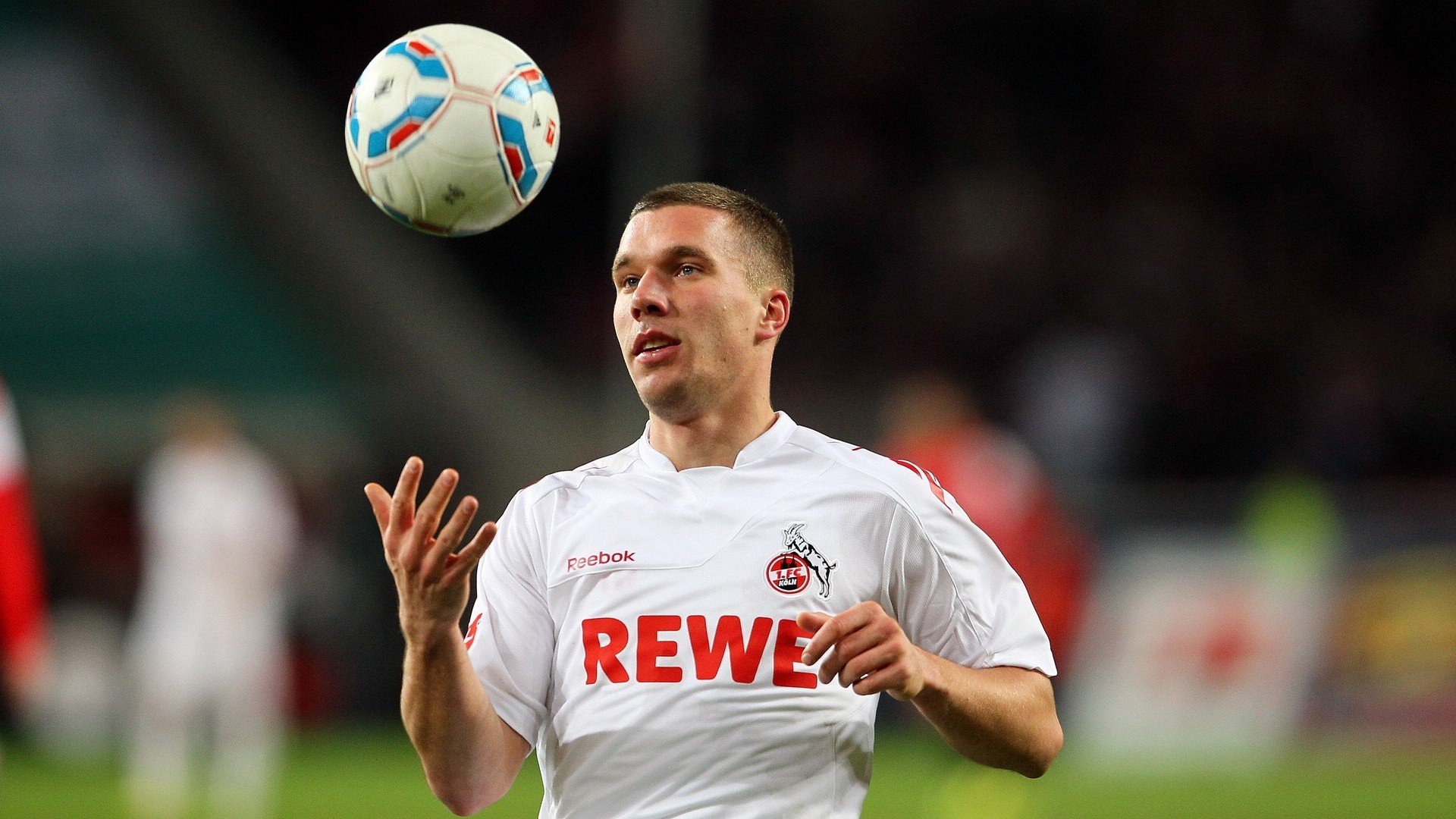 【雪国操作】瑞士换人滑雪板上场，全场尖叫，瑞士滑雪名将